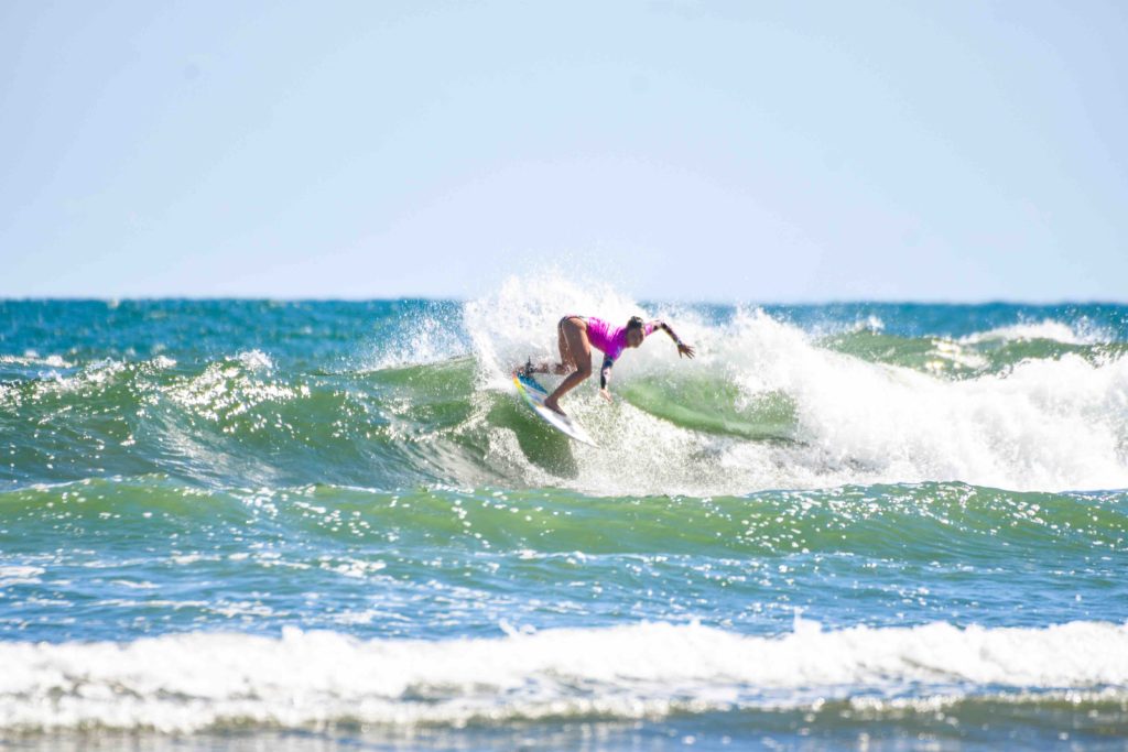 波乗りジャパンの松田詩野 村上舜も参戦 White Buffalo Hyuga Proは16日からウェイティングスタート Surfin Life サーフィンライフ